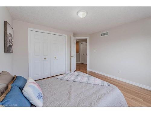 210 Rickson Avenue, Guelph, ON - Indoor Photo Showing Bedroom