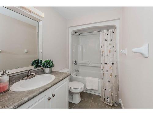 210 Rickson Avenue, Guelph, ON - Indoor Photo Showing Bathroom