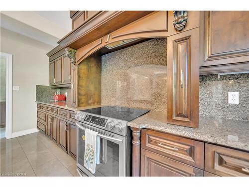 31 Lois Lane, Guelph, ON - Indoor Photo Showing Kitchen