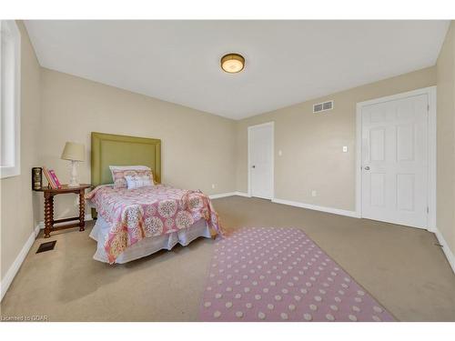 31 Lois Lane, Guelph, ON - Indoor Photo Showing Bedroom