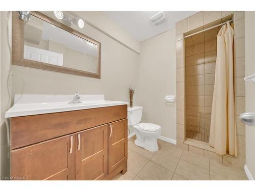 31 Lois Lane, Guelph, ON - Indoor Photo Showing Bathroom