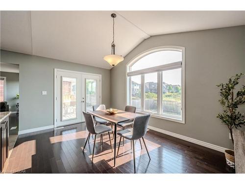 40 Ingram Drive, Guelph, ON - Indoor Photo Showing Dining Room