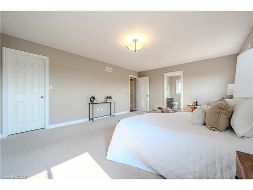 40 Ingram Drive, Guelph, ON - Indoor Photo Showing Bedroom