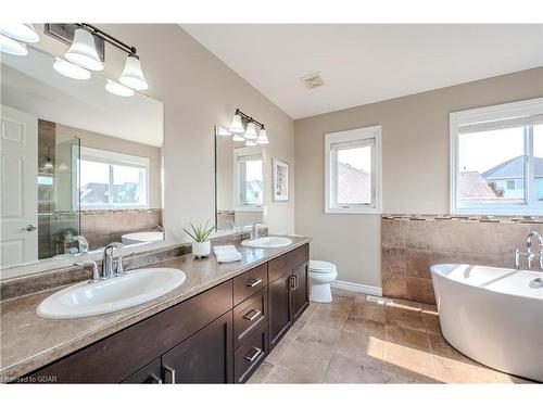 40 Ingram Drive, Guelph, ON - Indoor Photo Showing Bathroom