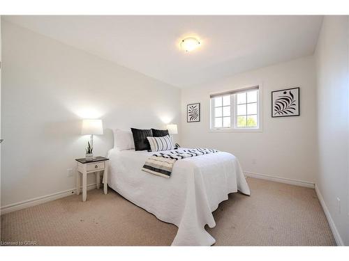 40 Ingram Drive, Guelph, ON - Indoor Photo Showing Bedroom