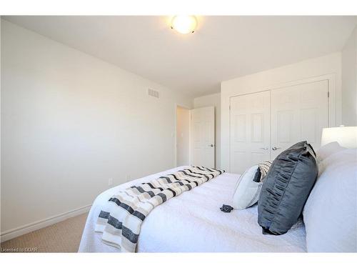 40 Ingram Drive, Guelph, ON - Indoor Photo Showing Bedroom