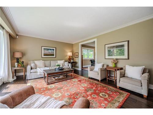 940 Watson Road S, Puslinch, ON - Indoor Photo Showing Living Room