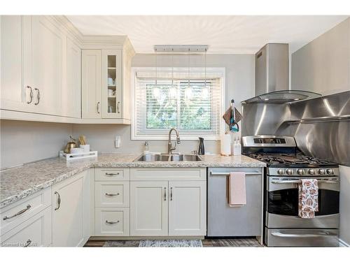 257 Brady Street, Rockwood, ON - Indoor Photo Showing Kitchen With Double Sink