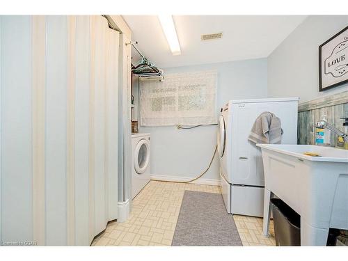 257 Brady Street, Rockwood, ON - Indoor Photo Showing Laundry Room