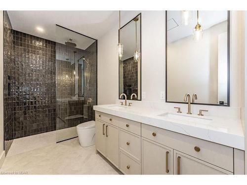 204 King Street, Guelph, ON - Indoor Photo Showing Bathroom