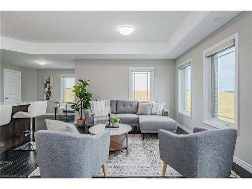 58-107 Westra Drive, Guelph, ON - Indoor Photo Showing Living Room