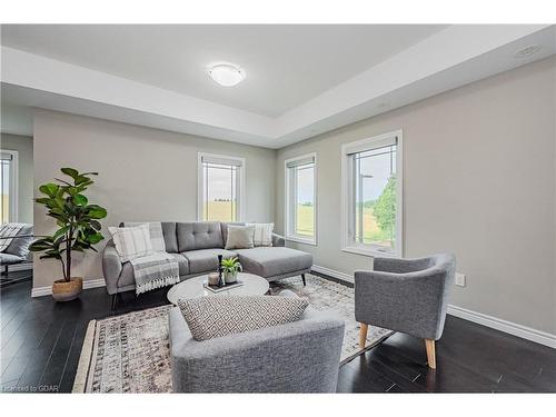 58-107 Westra Drive, Guelph, ON - Indoor Photo Showing Living Room