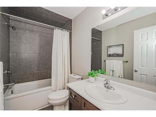 58-107 Westra Drive, Guelph, ON - Indoor Photo Showing Bathroom