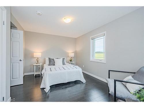 58-107 Westra Drive, Guelph, ON - Indoor Photo Showing Bedroom