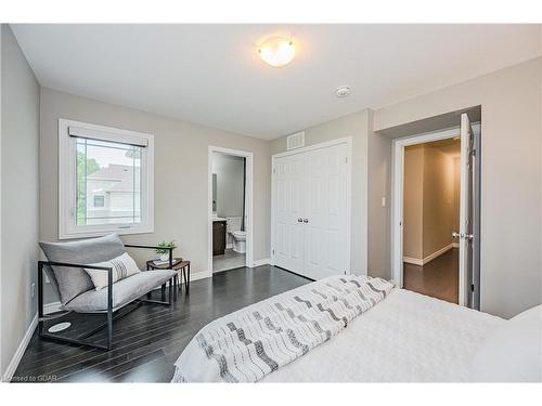 58-107 Westra Drive, Guelph, ON - Indoor Photo Showing Bedroom