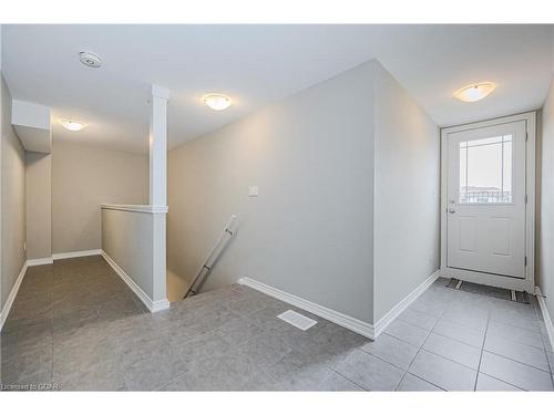 58-107 Westra Drive, Guelph, ON - Indoor Photo Showing Other Room