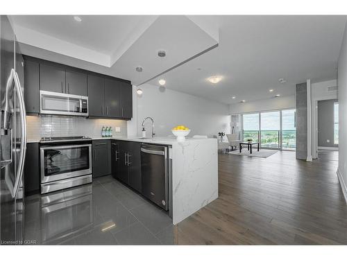 709-1878 Gordon Street, Guelph, ON - Indoor Photo Showing Kitchen With Stainless Steel Kitchen With Upgraded Kitchen