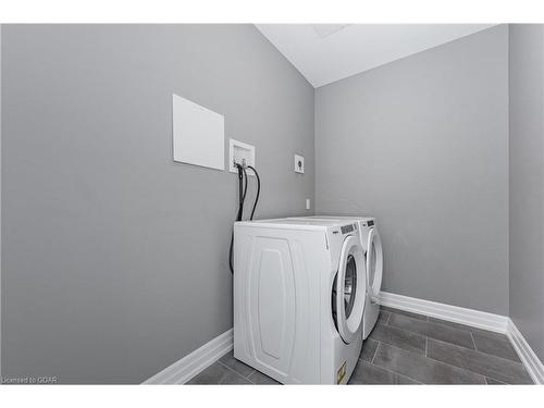 709-1878 Gordon Street, Guelph, ON - Indoor Photo Showing Laundry Room