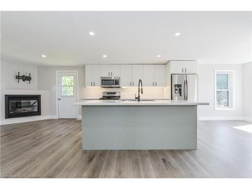 330 William Street, Mount Forest, ON - Indoor Photo Showing Kitchen With Fireplace With Upgraded Kitchen