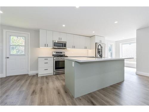 330 William Street, Mount Forest, ON - Indoor Photo Showing Kitchen With Upgraded Kitchen