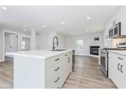 330 William Street, Mount Forest, ON - Indoor Photo Showing Kitchen With Upgraded Kitchen