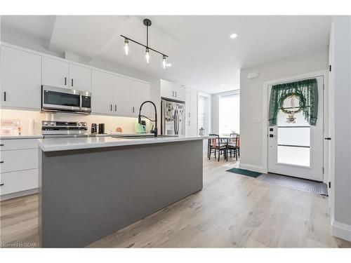 330 William Street, Mount Forest, ON - Indoor Photo Showing Kitchen With Upgraded Kitchen