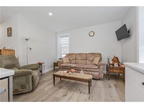 330 William Street, Mount Forest, ON - Indoor Photo Showing Living Room