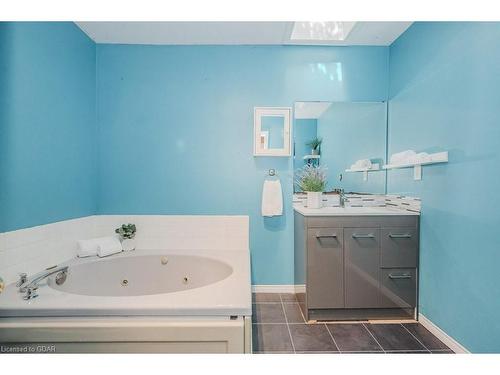 67 Hayes Avenue, Guelph, ON - Indoor Photo Showing Bathroom