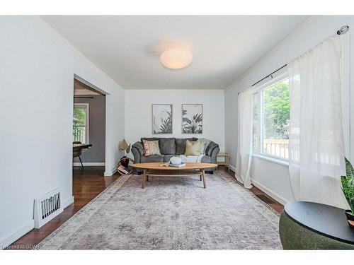 67 Hayes Avenue, Guelph, ON - Indoor Photo Showing Living Room