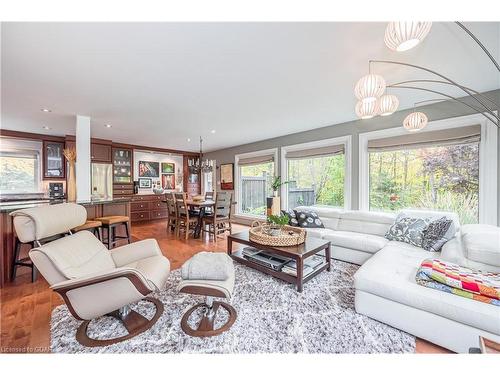 1825 Victoria Road S, Guelph, ON - Indoor Photo Showing Dining Room