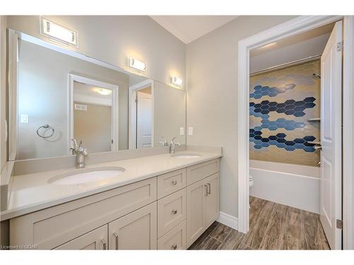 8 Paddison Court, Guelph, ON - Indoor Photo Showing Bathroom