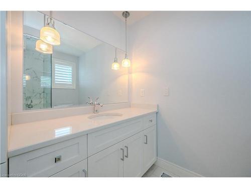 8 Paddison Court, Guelph, ON - Indoor Photo Showing Bathroom