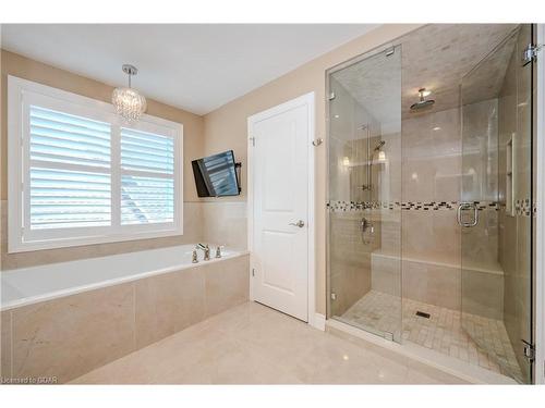 8 Paddison Court, Guelph, ON - Indoor Photo Showing Bathroom