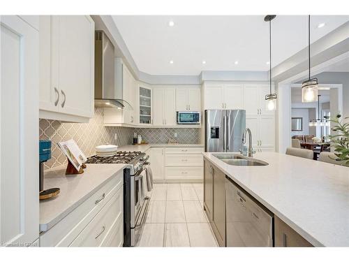 147 Upper Canada Court, Georgetown, ON - Indoor Photo Showing Kitchen With Double Sink With Upgraded Kitchen