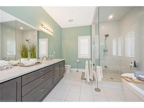 147 Upper Canada Court, Georgetown, ON - Indoor Photo Showing Bathroom