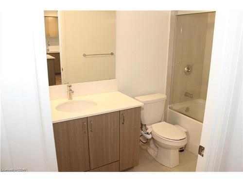 201-58 Lakeside Terrace, Barrie, ON - Indoor Photo Showing Bathroom