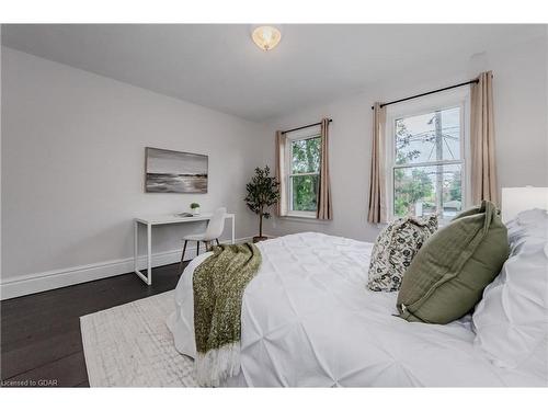 108 Harris Street, Guelph, ON - Indoor Photo Showing Bedroom