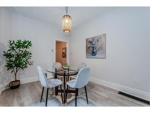 108 Harris Street, Guelph, ON - Indoor Photo Showing Dining Room