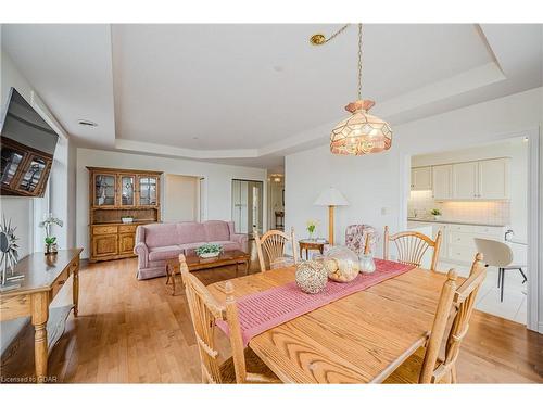 407-65 Bayberry Drive, Guelph, ON - Indoor Photo Showing Dining Room