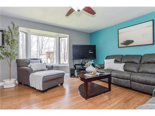 6651 First Line West, Elora, ON - Indoor Photo Showing Living Room