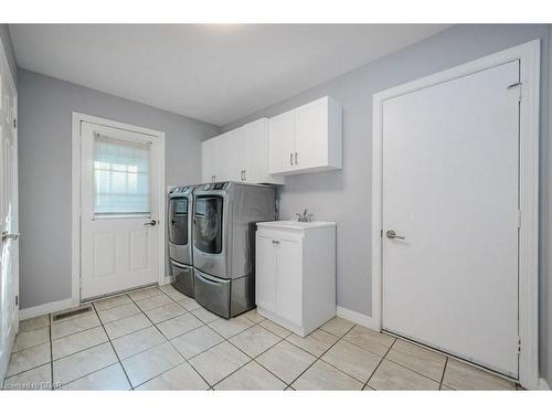 21 Kortright Road E, Guelph, ON - Indoor Photo Showing Laundry Room