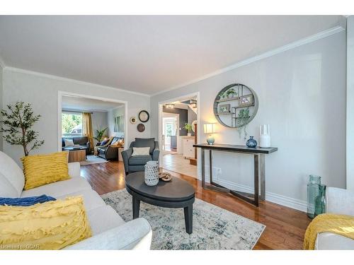 21 Kortright Road E, Guelph, ON - Indoor Photo Showing Living Room