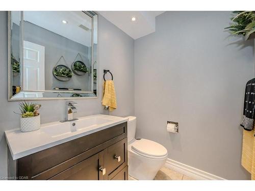 21 Kortright Road E, Guelph, ON - Indoor Photo Showing Bathroom