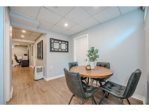 21 Kortright Road E, Guelph, ON - Indoor Photo Showing Dining Room