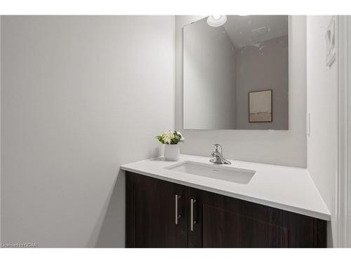 15 Venture Way, Thorold, ON - Indoor Photo Showing Bathroom