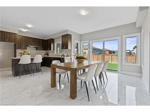 15 Venture Way, Thorold, ON - Indoor Photo Showing Dining Room