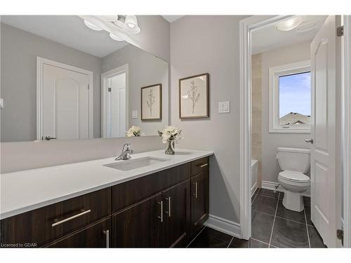 15 Venture Way, Thorold, ON - Indoor Photo Showing Bathroom