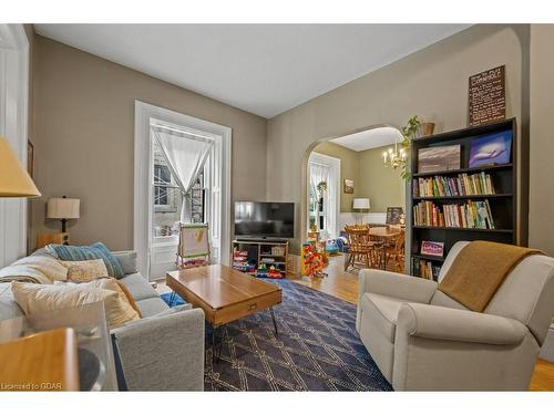 79-81 Oxford Street, Guelph, ON - Indoor Photo Showing Living Room