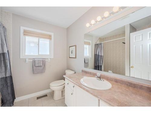 949 Gzowski Street, Fergus, ON - Indoor Photo Showing Bathroom