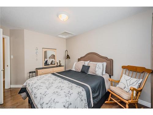 949 Gzowski Street, Fergus, ON - Indoor Photo Showing Bedroom